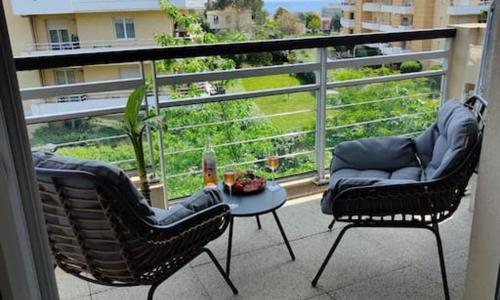 Bright & calm sea-view apartment