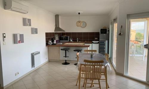 Les Cistes Appt type 3 avec terrasse vue sur mer