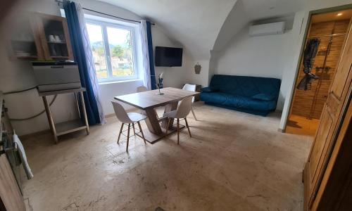 ST AMBROIX vue rivière