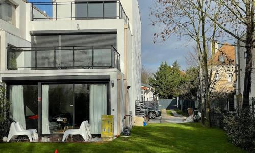 Paris - Saint-Cloud Charmante Maison de 165m2 sur une propriété de 650m2