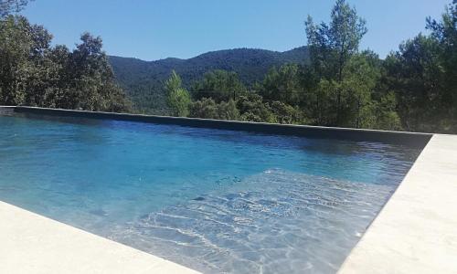 Villa neuve SOLLIES TOUCAS