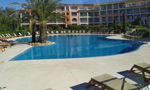 Appartement piscine et mer