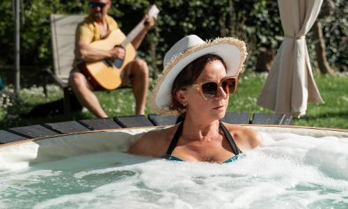 Baita nel Borgo Naturas con piscina idromassaggio privata e gratuita