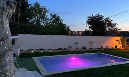 Maisonnette récente avec piscine