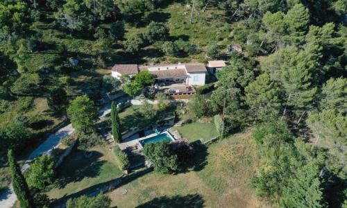 Villa au calme dans le Luberon avec piscine