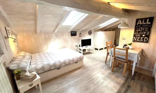 Il piccolo Loft nel cuore antico di Aosta - You & Me case vacanza