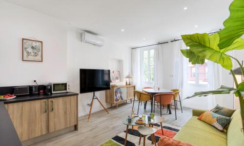L26 Old Town central 5mins walk to Sea front AC WIFI