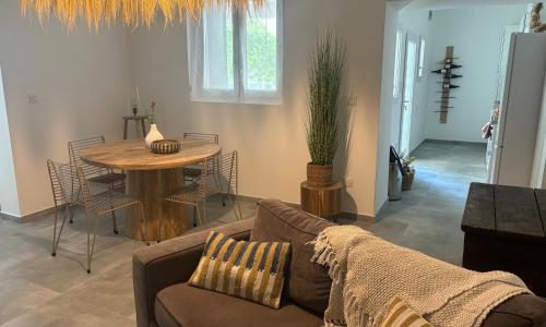 Quissac entre Mer & Cévennes, Rez de jardin cosy