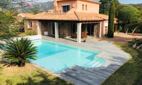 Villa avec piscine 10x5 m