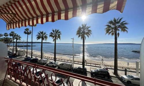 Studio terrasse face à la plage JUAN LES PINS