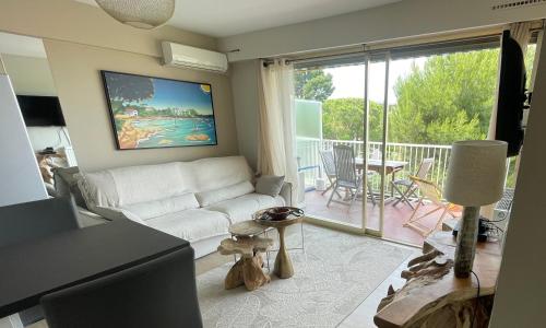 A spot of quietness at 200 m from Salis beach