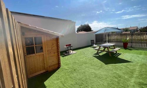 logement pour 4 avec parking , jardin et fibre proche port