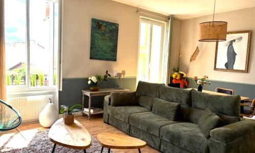 GRAND APPARTEMENT DE CARACTERE à VICHY