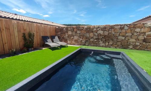 Petit cocon Ardéchois climatisation piscine privée