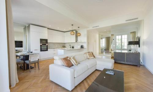 Rare luxury 3-Br near the Croisette