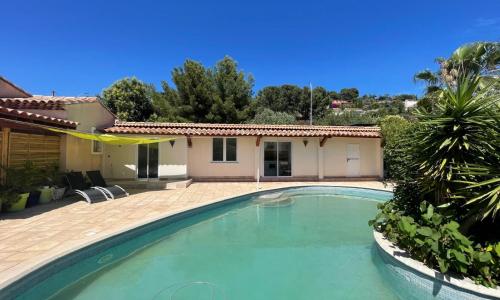 T2 piscine proche plage