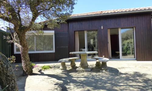 HOSSEGOR PLAGE- Villa PAUL -Petite villa rénovée pour 4 personnes- Wifi gratuit