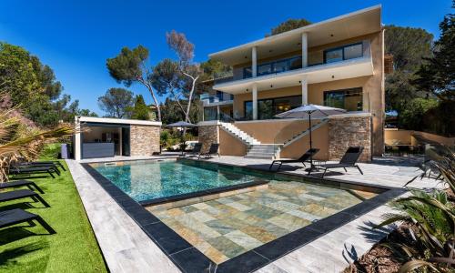 Appart Hotel - 4 Chambres - St Raph