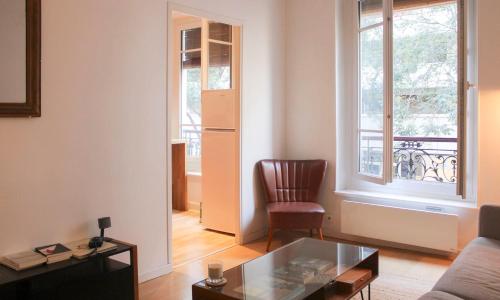 38 m near Place de la Nation