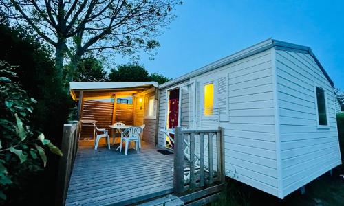 Mobile-home,Bungalow - 5,6 personnes - camping 4 étoiles