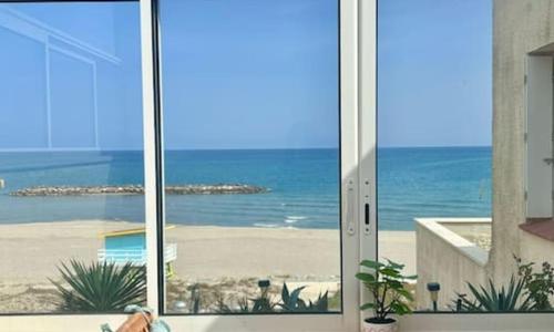 Grand large Appartement terrasse front de mer Barcarès