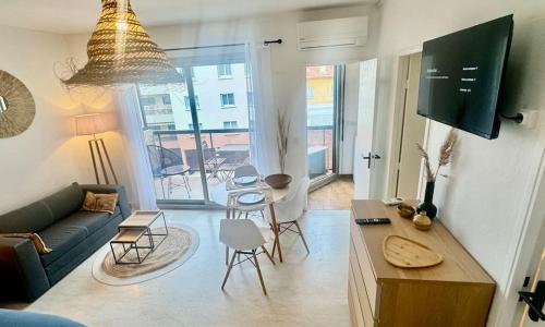 Spacieux studio climatisé coeur de ville et calme, saint raphael