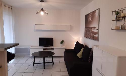 STUDIO TERRASSE PARKING ET LOCAL VELO SECURISé