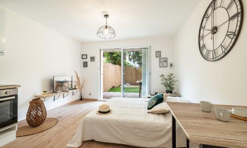 Relax Garden, Swimming pool in French Riviera