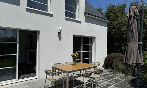 Maison au calme, jardin, 4 min à pied plage