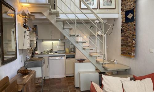 Cozy little house close to the sea