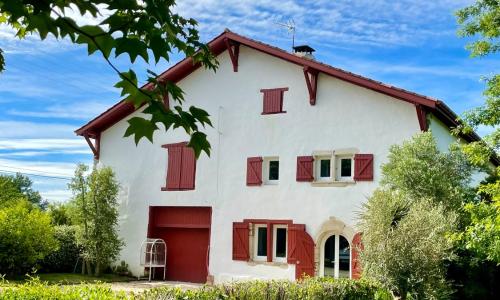 Grande ferme basque 5 mn de Bayonne