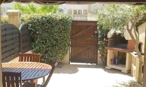 Apartment with terrace and pool in Barcarès