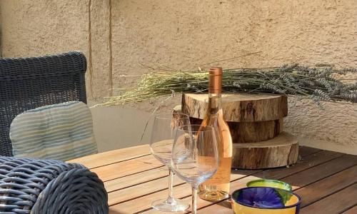 Rdc de ma maison dans un joli village Provençal, style 'loft' open space joliment rénové