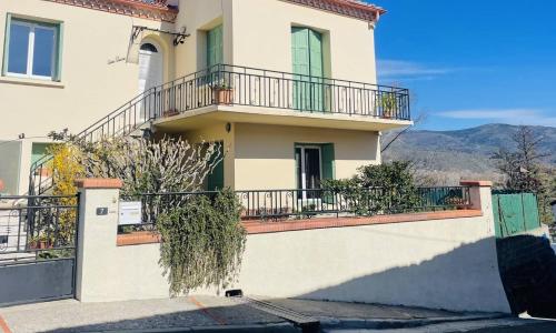 Proche centre ville Appartement T2 pour deux personnes avec jardin