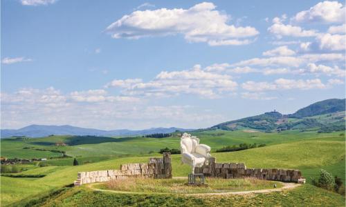 Amazing Home In Lajatico -pi- With Kitchen