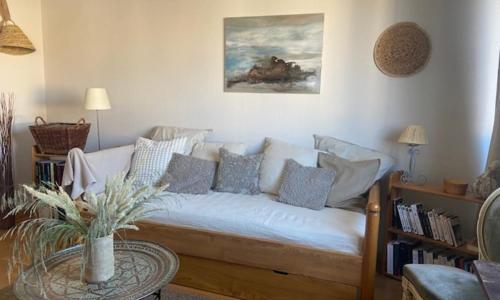 Nice nest with balcony near the beach