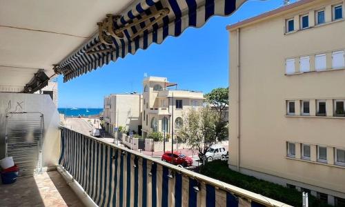 Antibes Carré d'or BASTION vue Mer