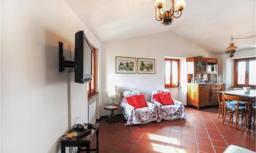 Nice Home In Colle Di Buggiano With Kitchen