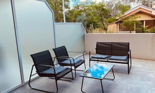 Apt climatise avec terrasse et stationnement 100 metres de la plage V0825