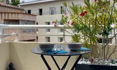 Au centre de Bandol, wifi, clim et terrasse