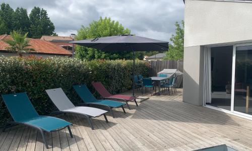 Jolie maison contemporaine avec piscine