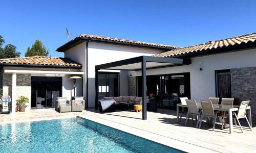 Villa moderne avec piscine