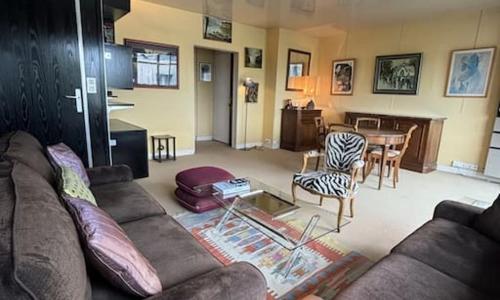 Cosy apt Père Lachaise-Parking privé