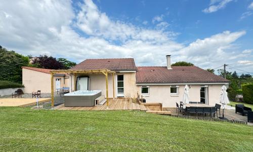 Maison 8 couchages avec jacuzzi Gravins