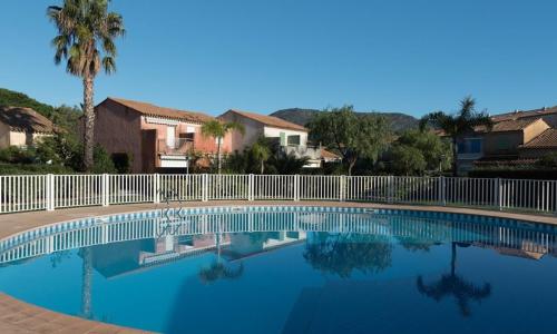 Maison Le Lavandou, 3 pièces, 4 personnes - FR-1-803-45