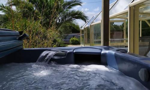 Gîte Ty ar Men piscine chauffée couverte et spa