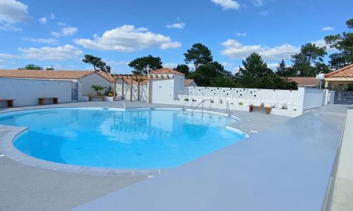 La Grière domaine Sainte Anne avec piscine