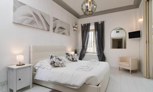White Borgo Apartment