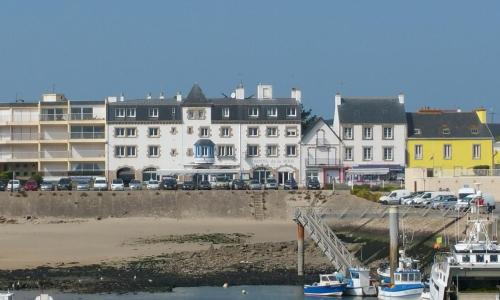 Hotel De La Mer