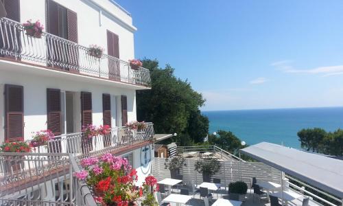 Camera Vista Mare Sunrise-Top Panorama in Sirolo